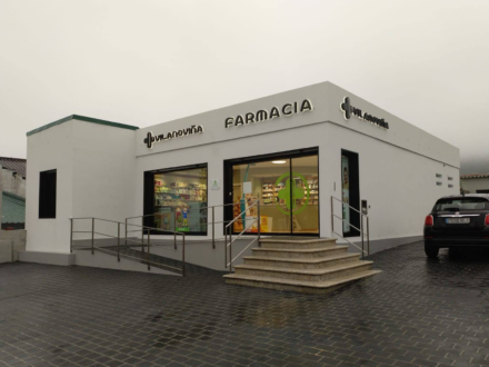 REFORMA DE FARMACIA EN MEIS