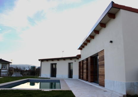 VIVIENDA EN PLANTA BAJA EN TEO